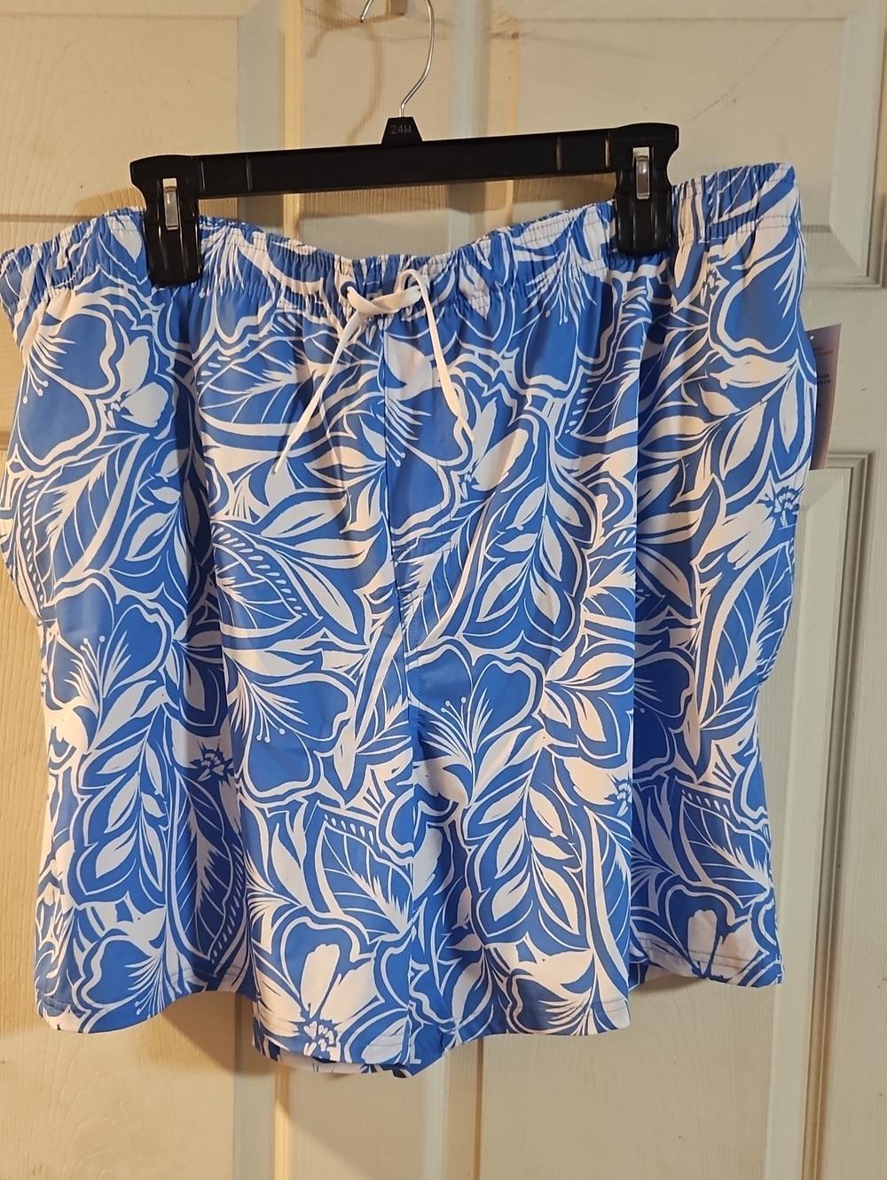 OLD NAVY MENS 7IN SWIM TRUNK: BLUE/WHITE TROPICAL FLORAL: NEW WITH TAGS: XXXL